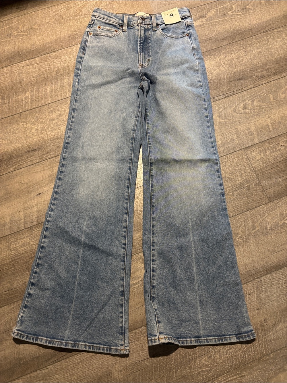 Universal Thread High-Rise Light Wash Wide-Leg Jeans